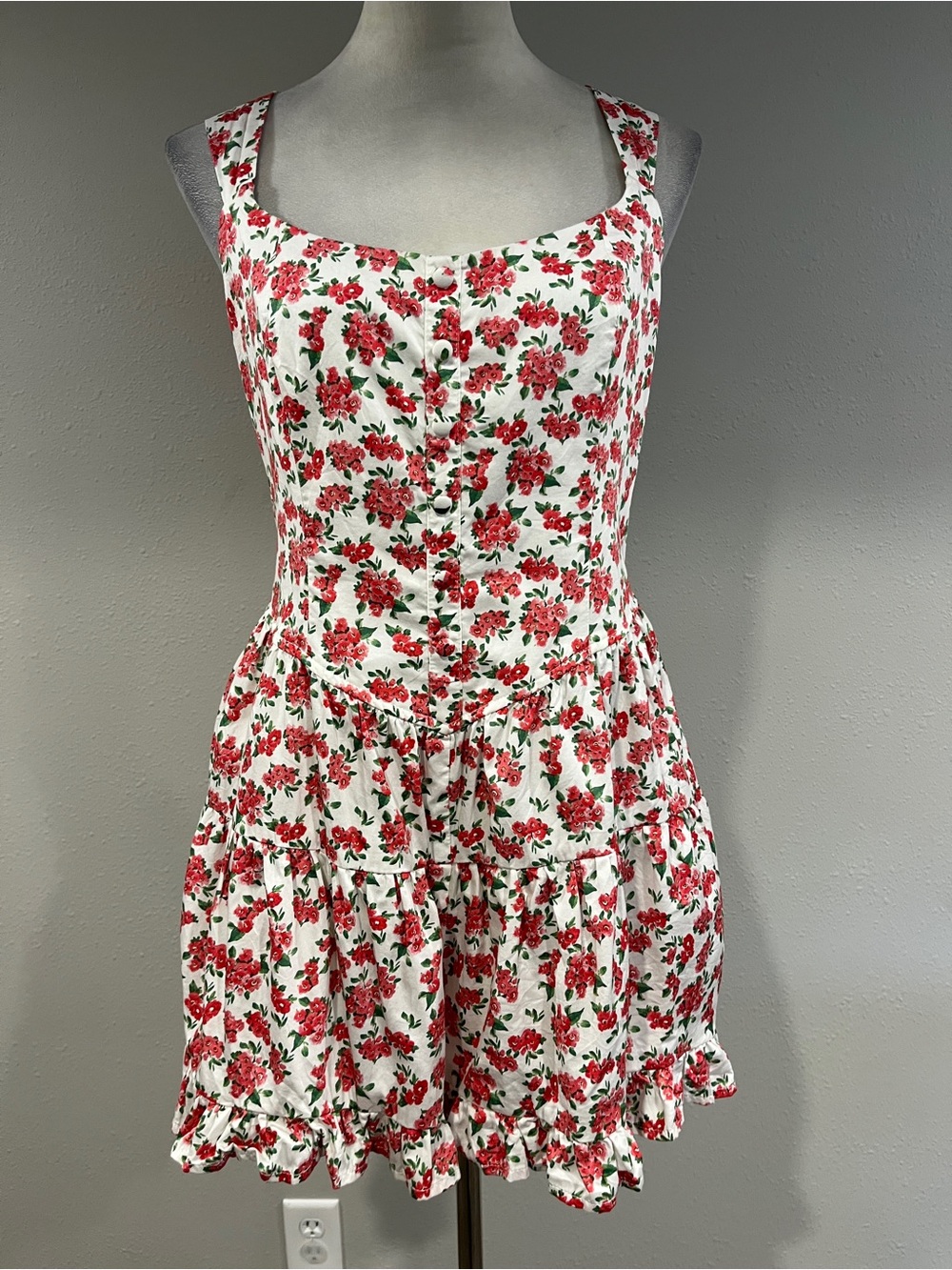 Wild Fable sleeveless Floral White Mini romper pin up style size medium
